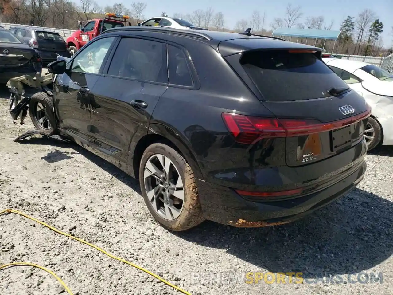 3 Фотография поврежденного автомобиля WA1AAAGE3MB015234 AUDI E-TRON 2021