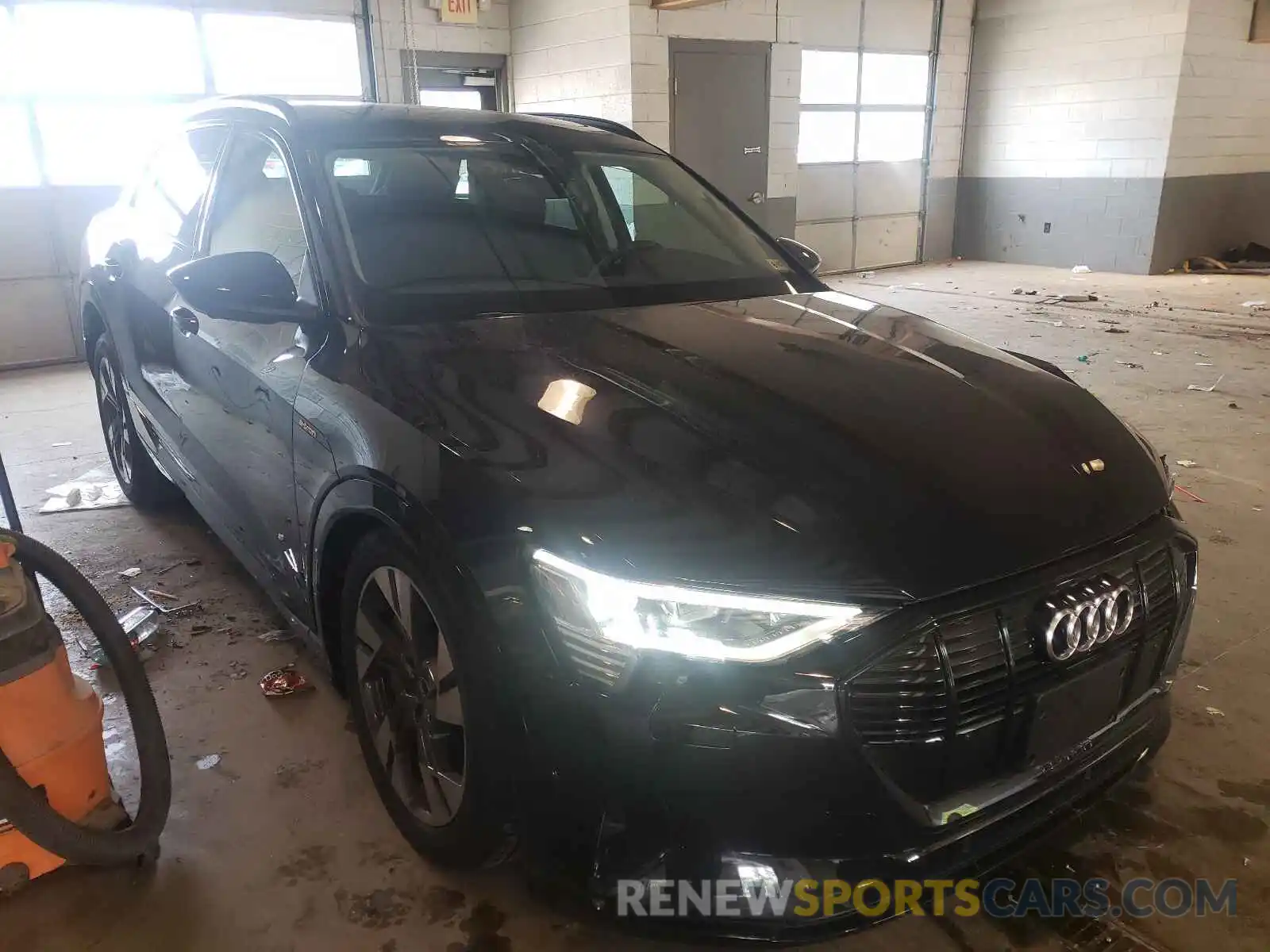 1 Фотография поврежденного автомобиля WA1AAAGE7MB021473 AUDI E-TRON 2021