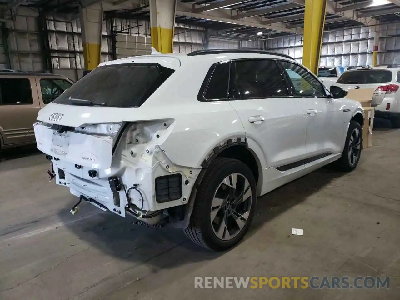 4 Photograph of a damaged car WA1AAAGE8MB037942 AUDI E-TRON 2021