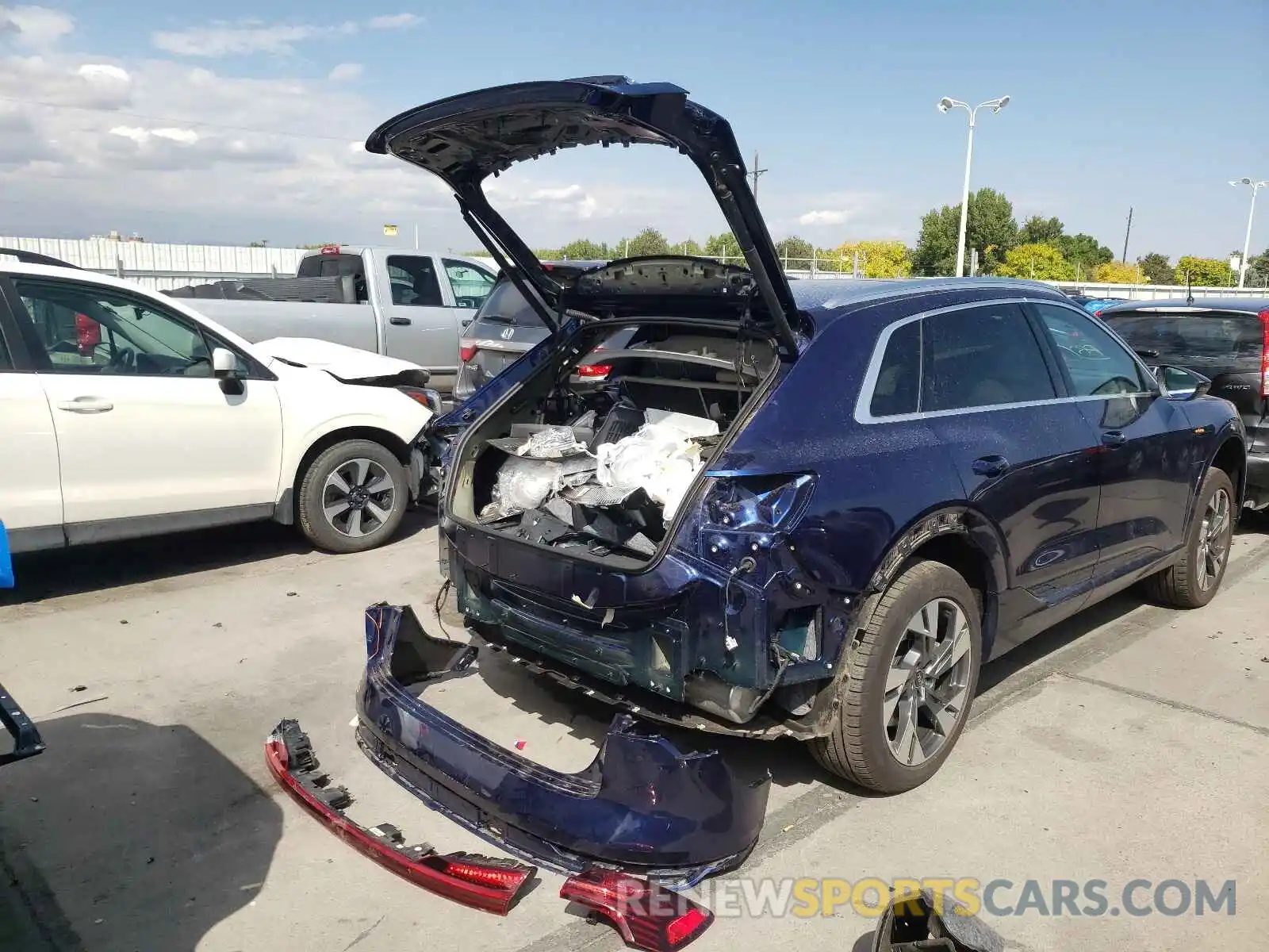 4 Фотография поврежденного автомобиля WA1AAAGE9MB013438 AUDI E-TRON 2021