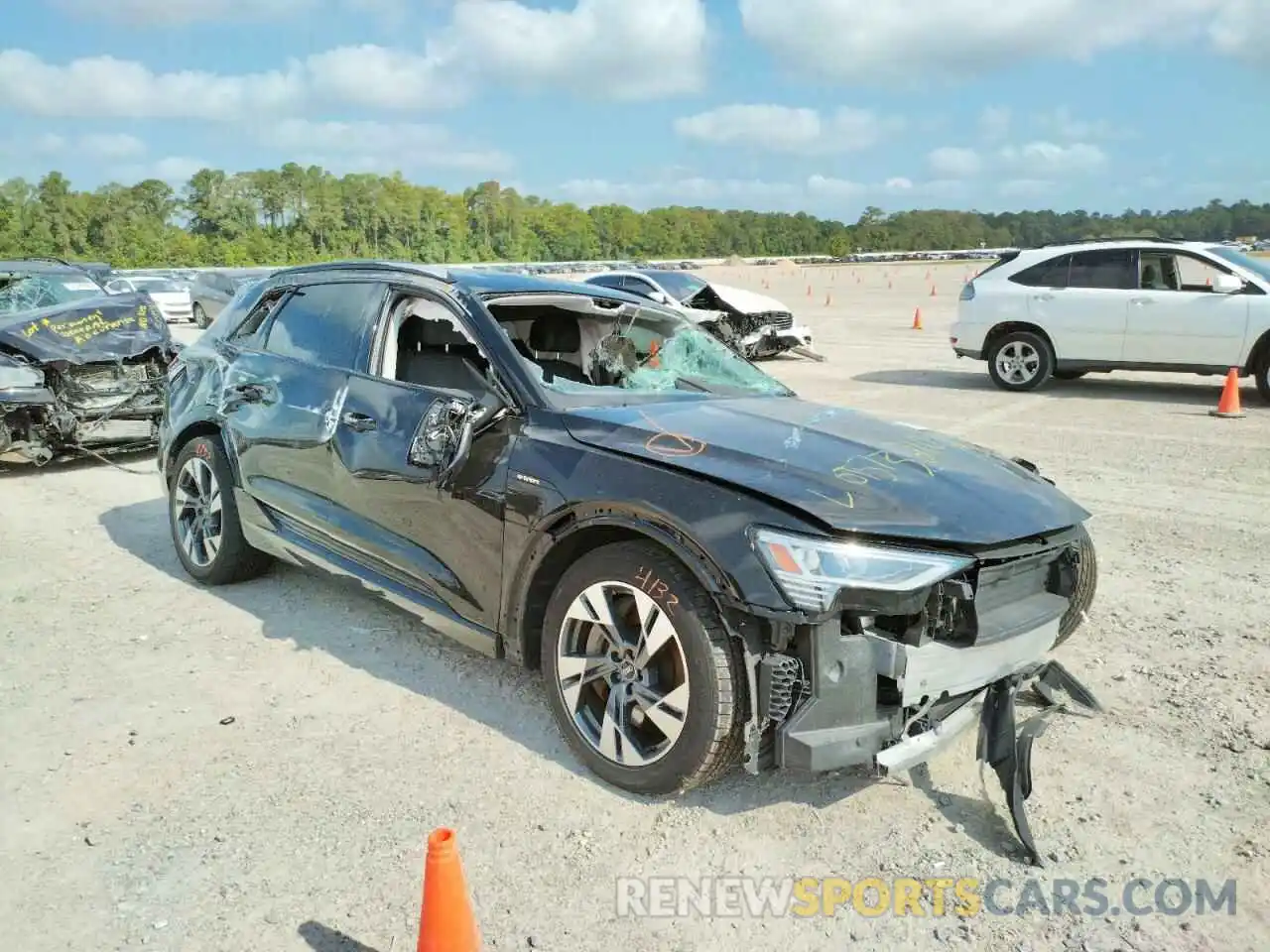 1 Photograph of a damaged car WA1AAAGEXMB024531 AUDI E-TRON 2021