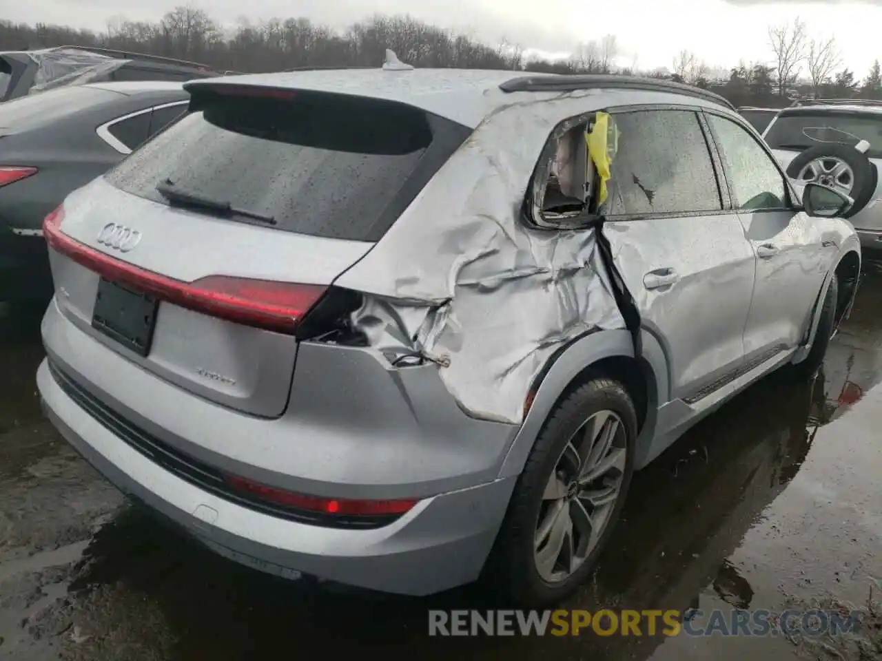 4 Photograph of a damaged car WA1LAAGE4MB015932 AUDI E-TRON 2021