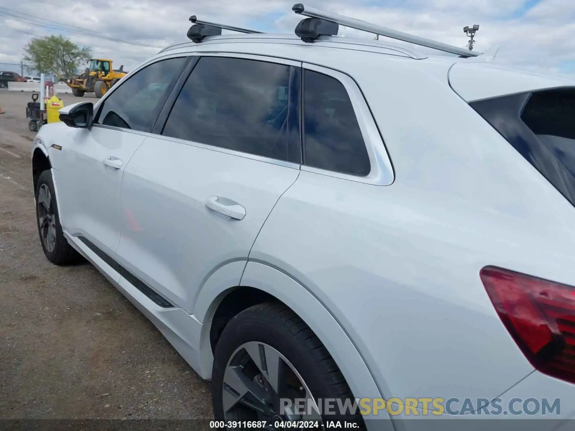 14 Photograph of a damaged car WA1AAAGE6NB005833 AUDI E-TRON 2022