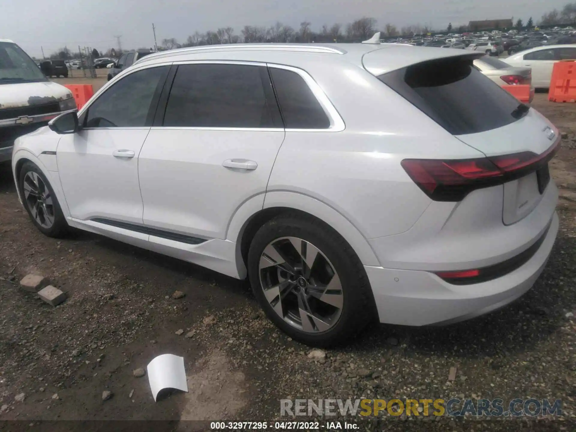 3 Photograph of a damaged car WA1LABGE1NB007875 AUDI E-TRON 2022