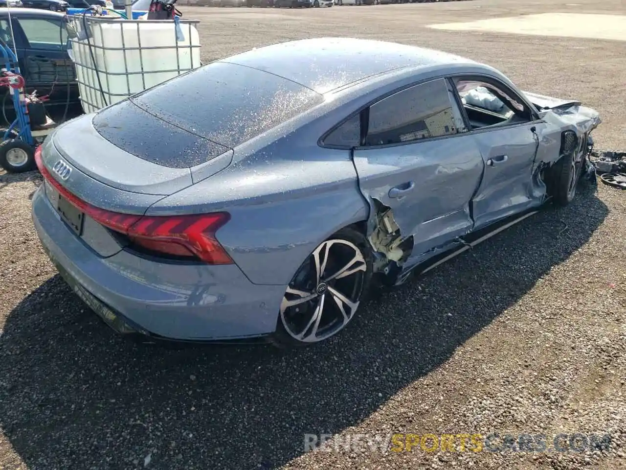 4 Photograph of a damaged car WAUCJBFW7N7007315 AUDI E-TRON GT 2022