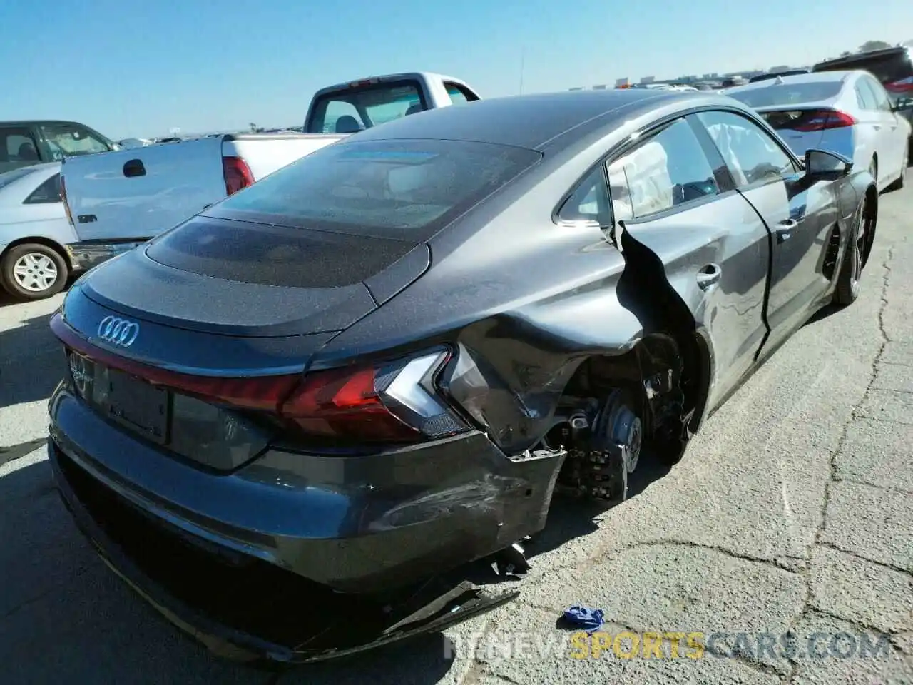 4 Photograph of a damaged car WAUEJBFW5N7005300 AUDI E-TRON GT 2022