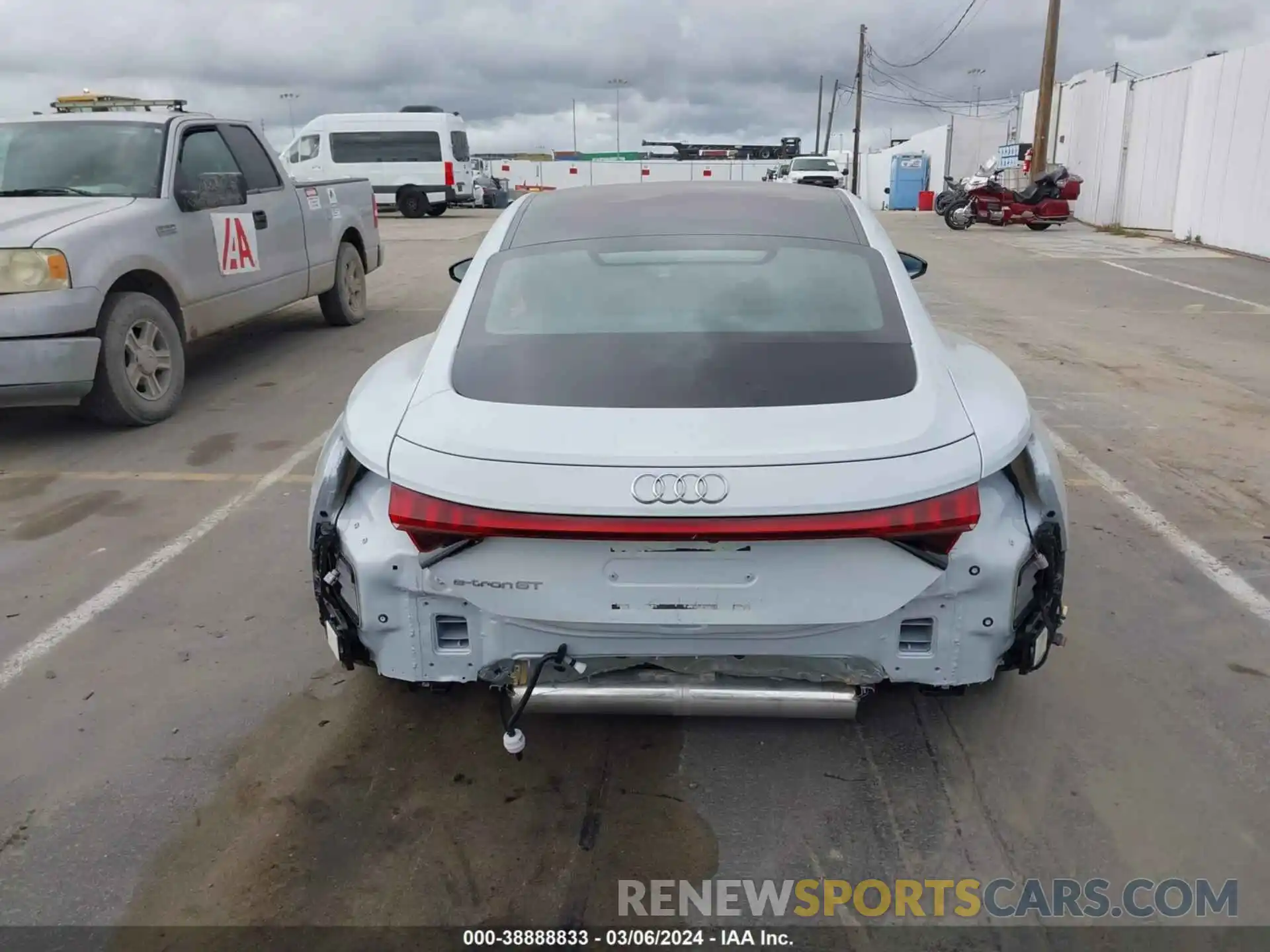 17 Photograph of a damaged car WAUEJBFW9N7004683 AUDI E-TRON GT 2022