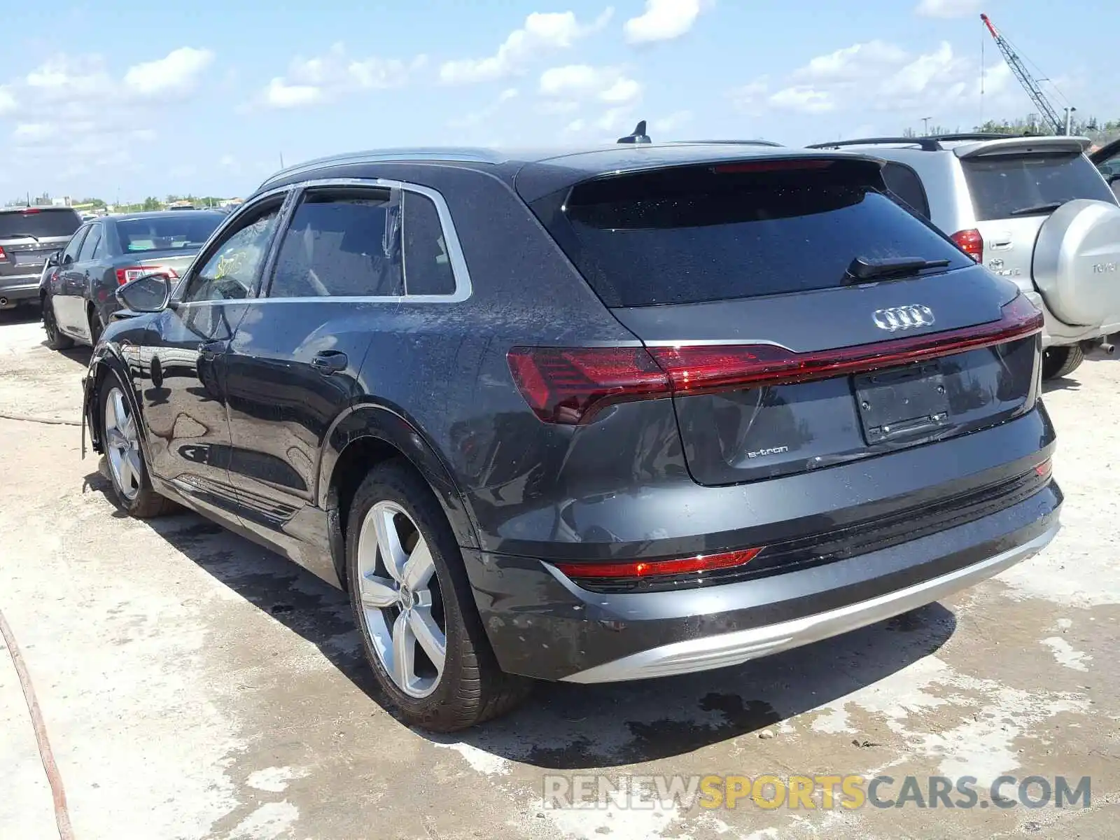 3 Фотография поврежденного автомобиля WA1LAAGE3KB022402 AUDI E-TRON PRE 2019