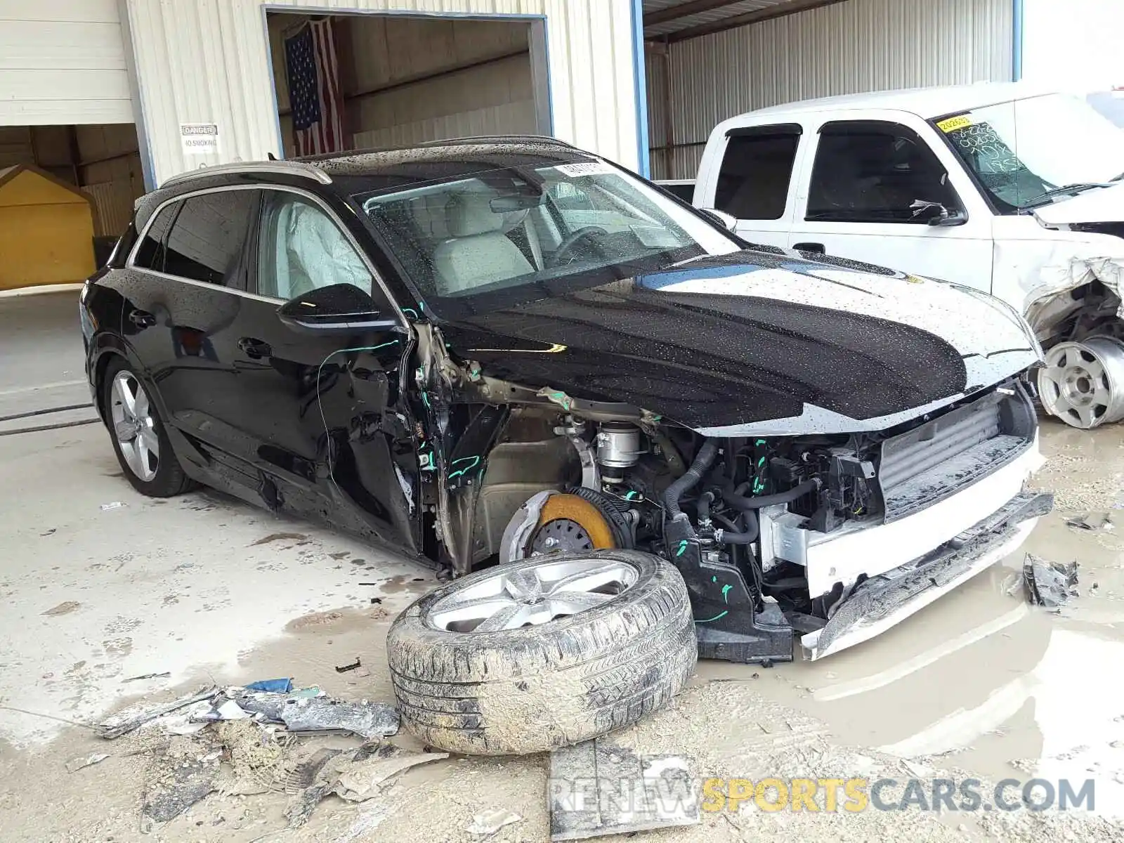 1 Фотография поврежденного автомобиля WA1LAAGE8KB009032 AUDI E-TRON PRE 2019