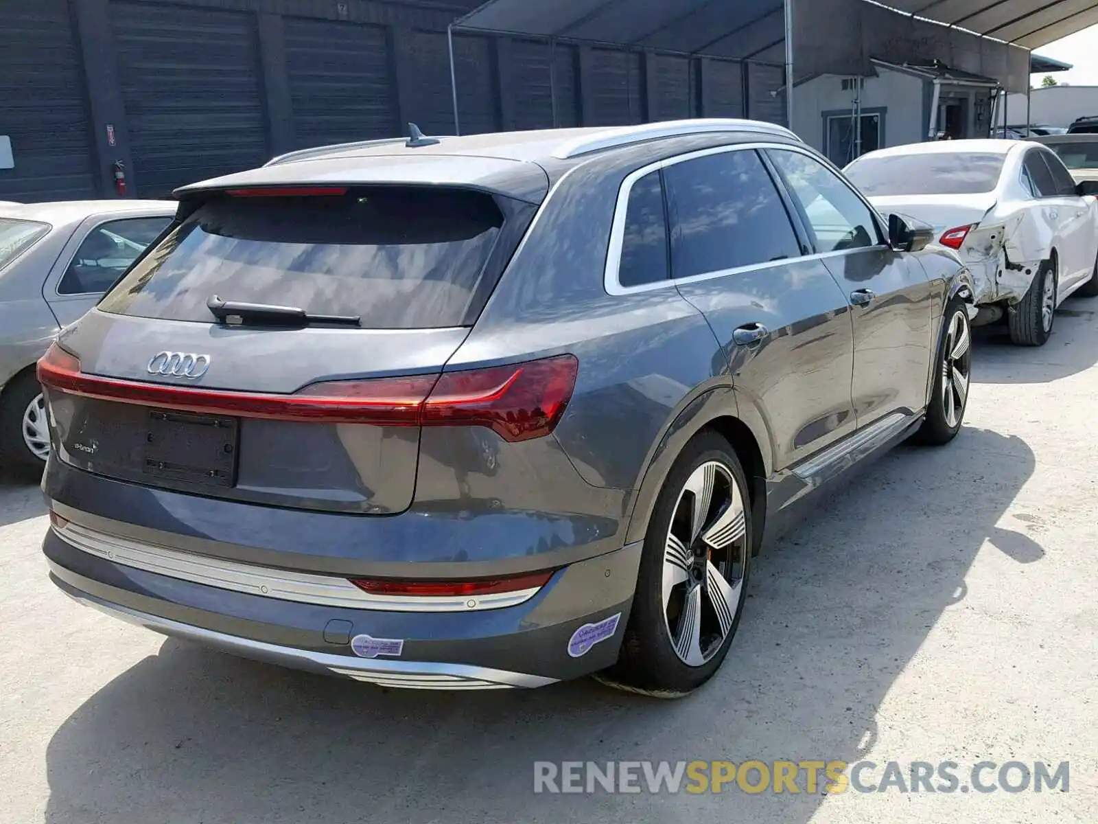 4 Фотография поврежденного автомобиля WA1VAAGE4KB006072 AUDI E-TRON PRE 2019