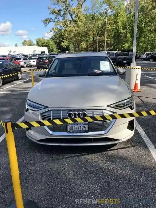 1 Photograph of a damaged car WA1VAAGEXKB015813 AUDI E-TRON PRE 2019