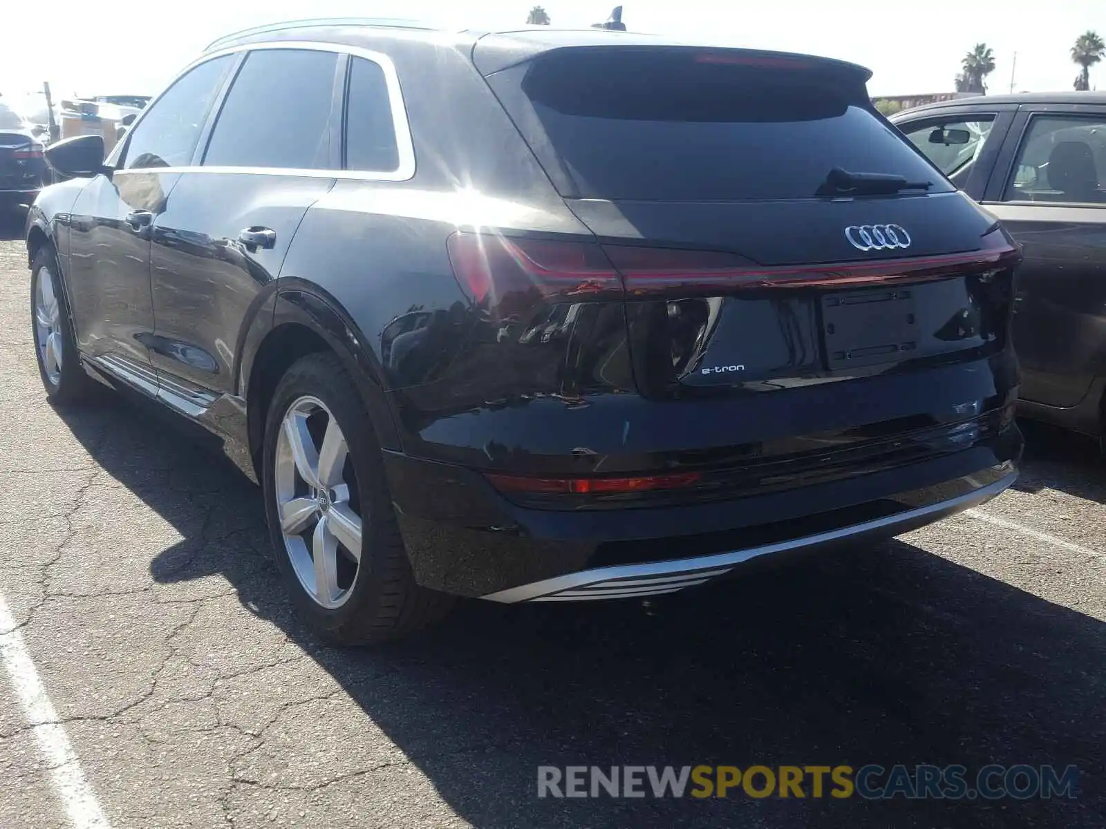 3 Photograph of a damaged car WA1VAAGEXKB016928 AUDI E-TRON PRE 2019