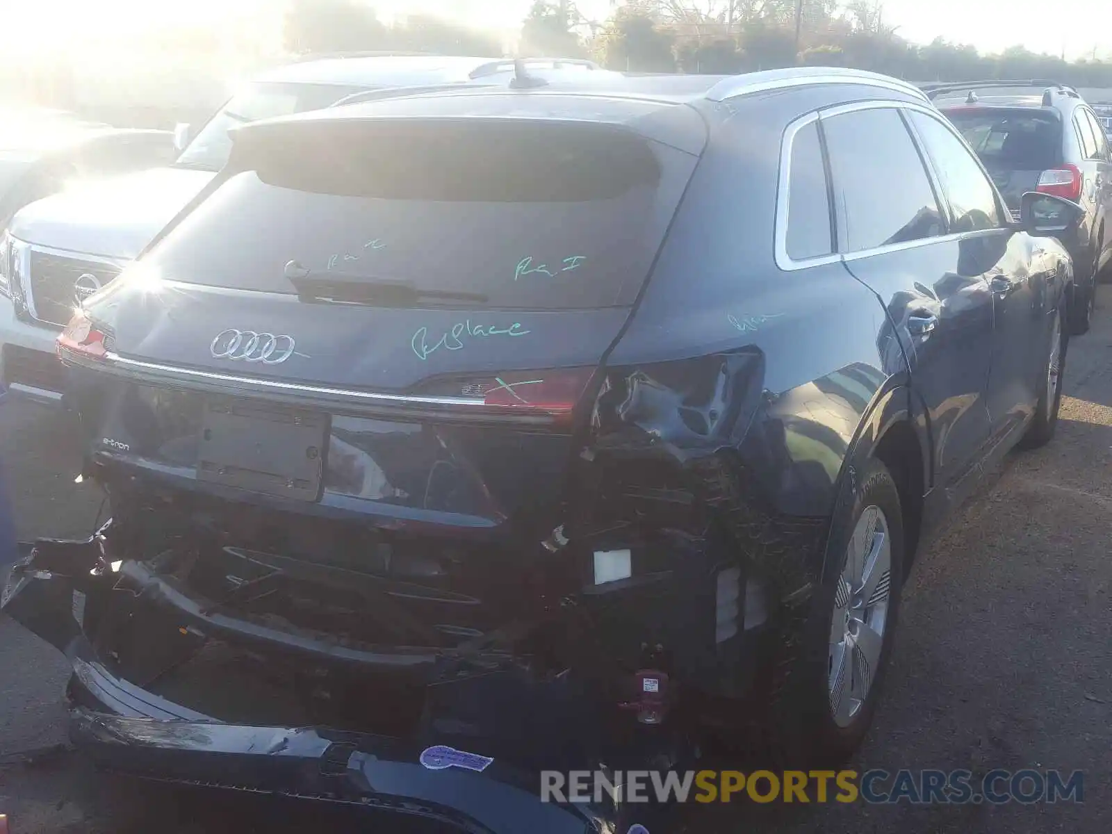 4 Photograph of a damaged car WA1VABGE1KB015074 AUDI E-TRON PRE 2019