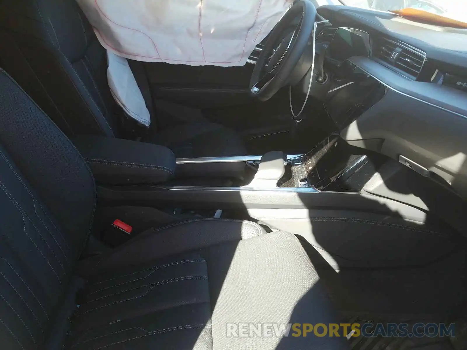 5 Photograph of a damaged car WA1VABGE3KB009437 AUDI E-TRON PRE 2019