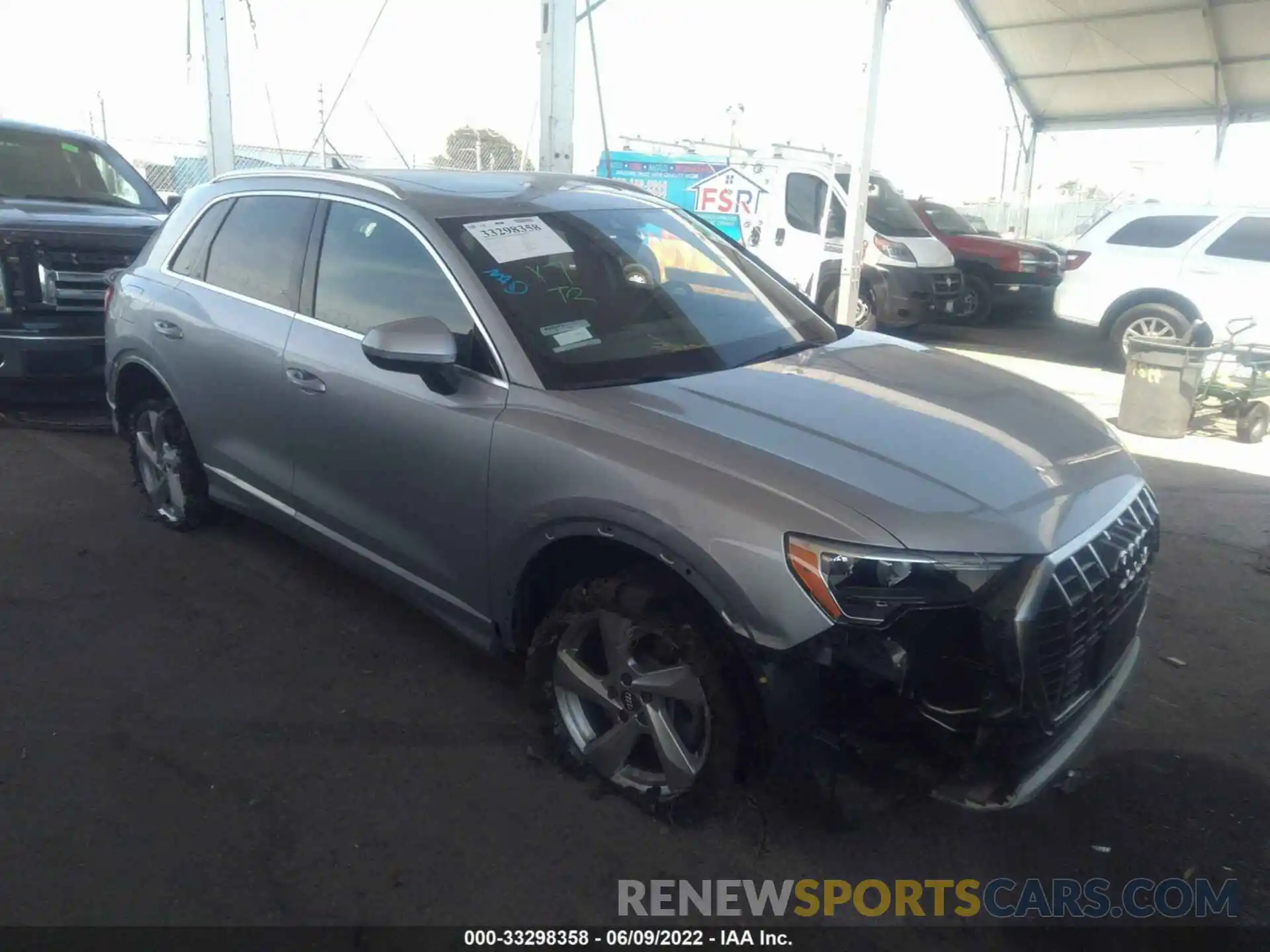 1 Photograph of a damaged car WA1AECF31K1073281 AUDI Q3 2019