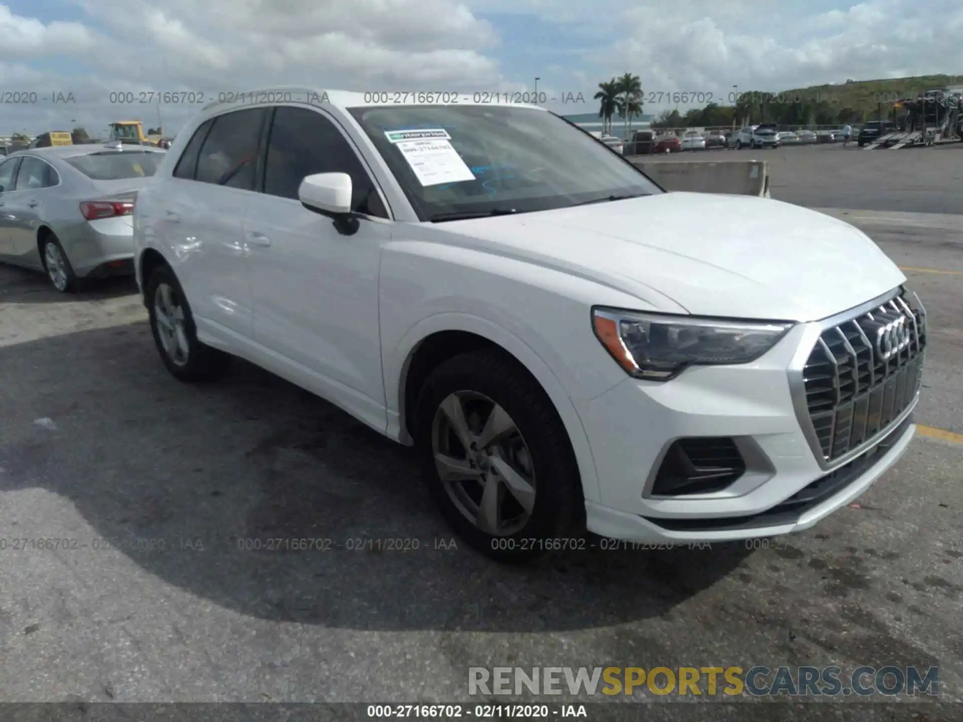 1 Photograph of a damaged car WA1AECF31K1081672 AUDI Q3 2019