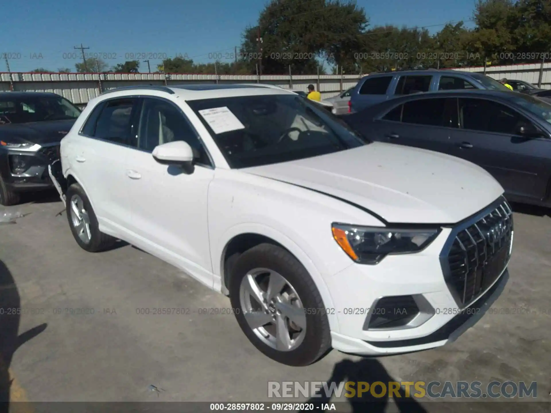 1 Photograph of a damaged car WA1AECF33K1076845 AUDI Q3 2019