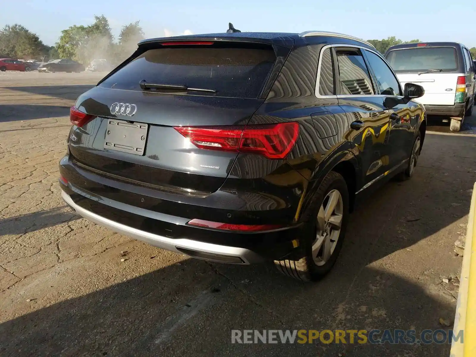 4 Photograph of a damaged car WA1AECF33K1083651 AUDI Q3 2019