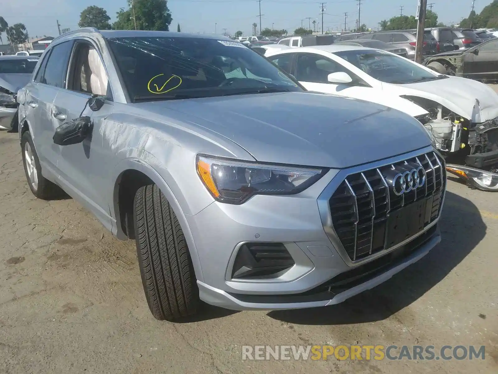 1 Photograph of a damaged car WA1AECF36K1069467 AUDI Q3 2019