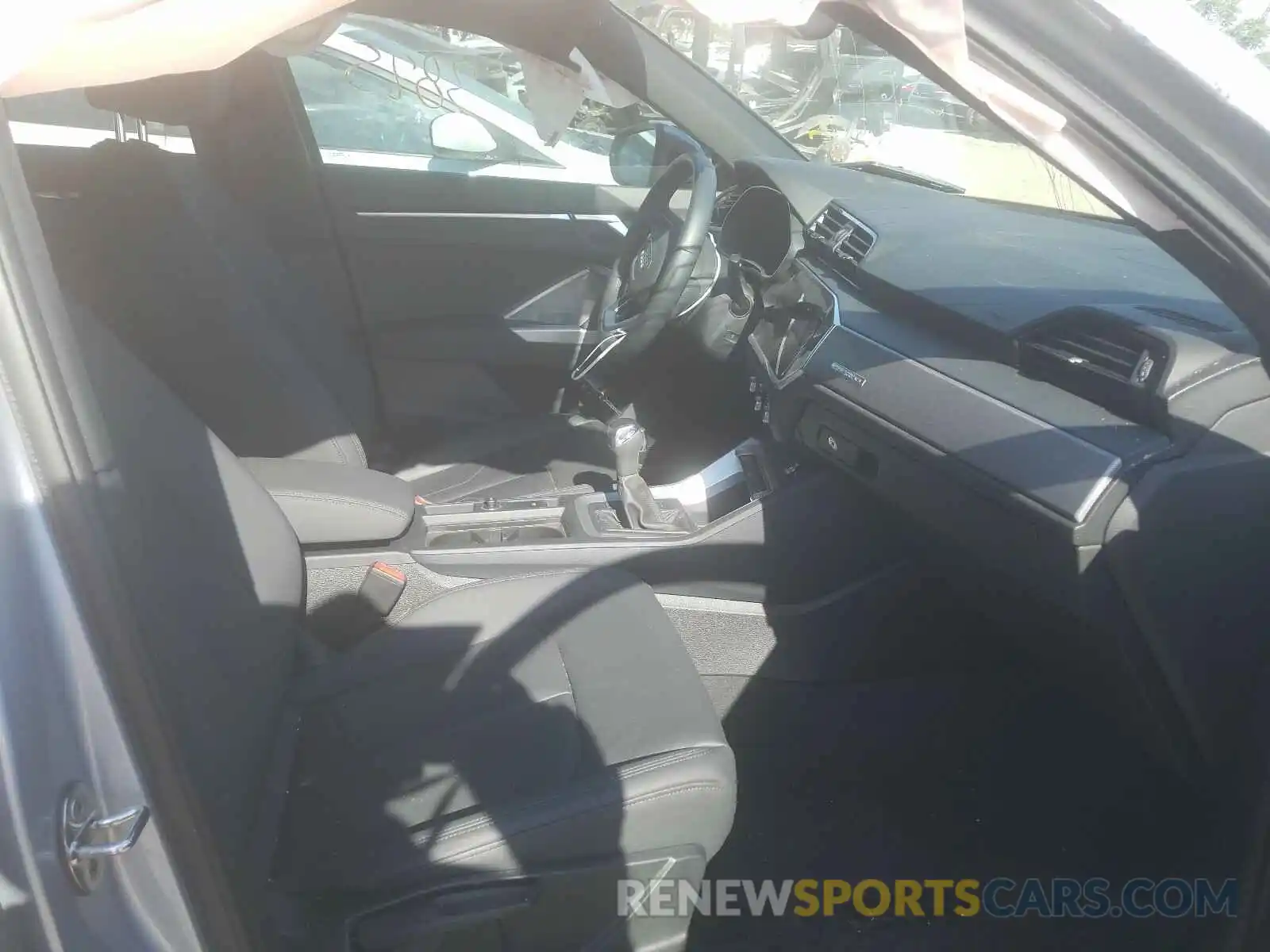 5 Photograph of a damaged car WA1AECF36K1069467 AUDI Q3 2019