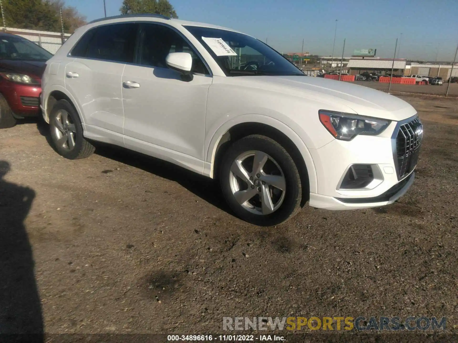 1 Photograph of a damaged car WA1AECF36K1076452 AUDI Q3 2019