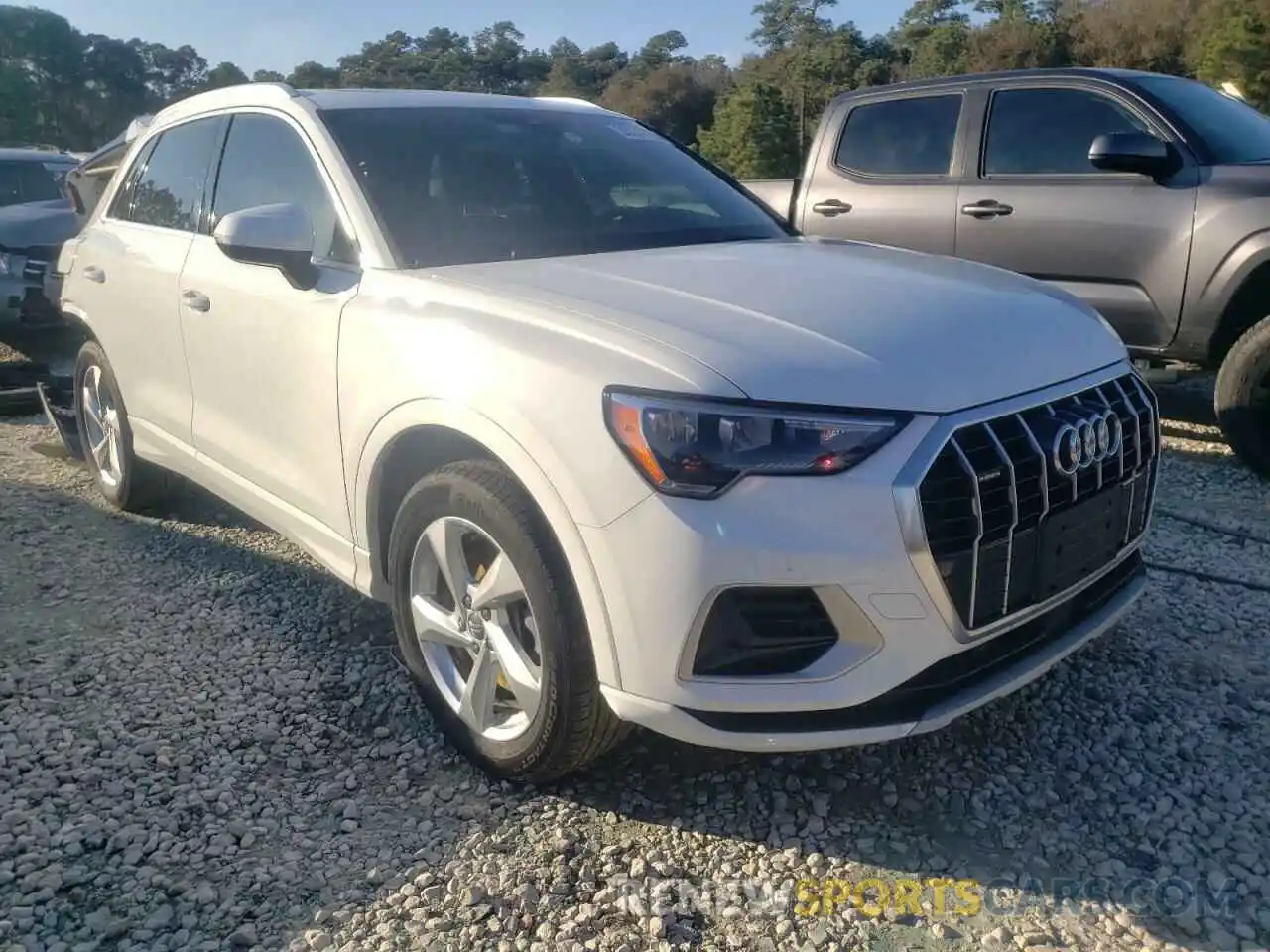 1 Photograph of a damaged car WA1AECF36K1078198 AUDI Q3 2019