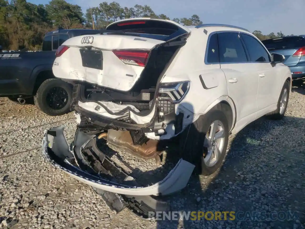 4 Photograph of a damaged car WA1AECF36K1078198 AUDI Q3 2019