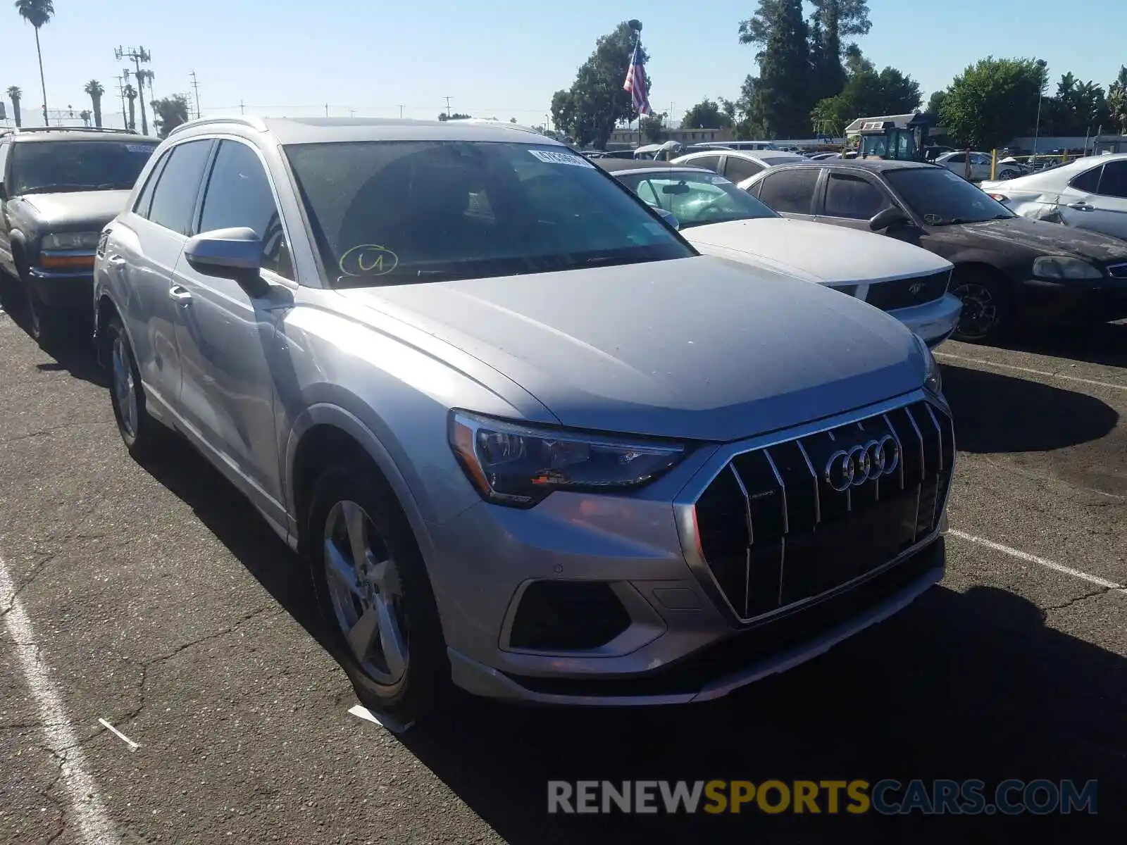 1 Photograph of a damaged car WA1AECF37K1068666 AUDI Q3 2019