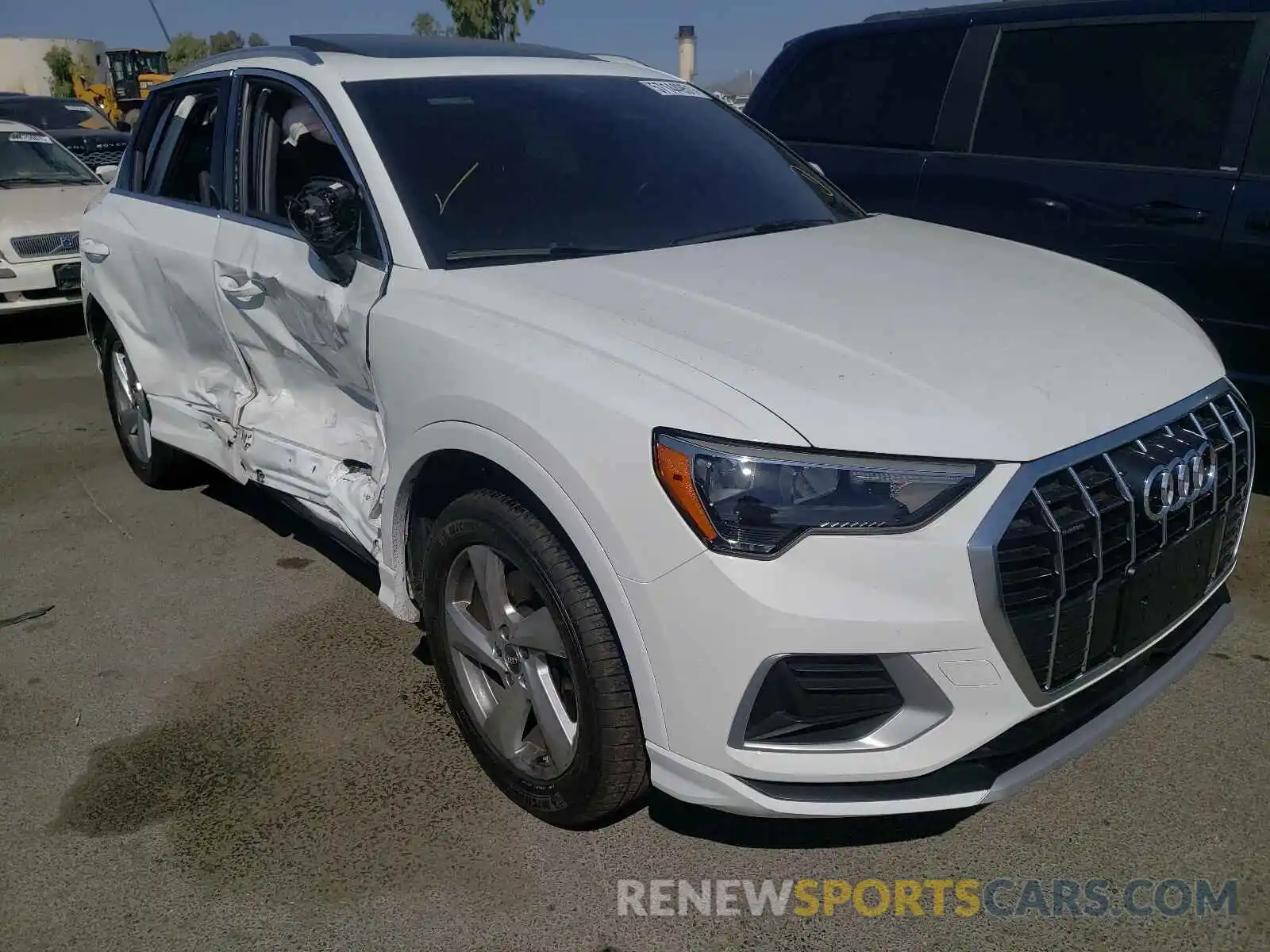 1 Photograph of a damaged car WA1AECF37K1077240 AUDI Q3 2019