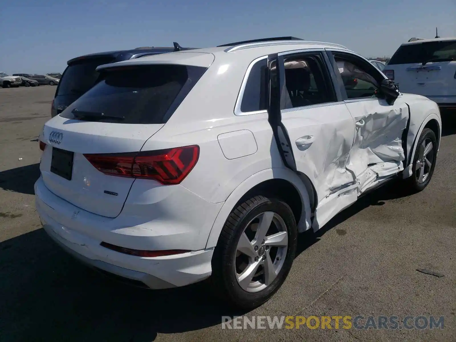 4 Photograph of a damaged car WA1AECF37K1077240 AUDI Q3 2019