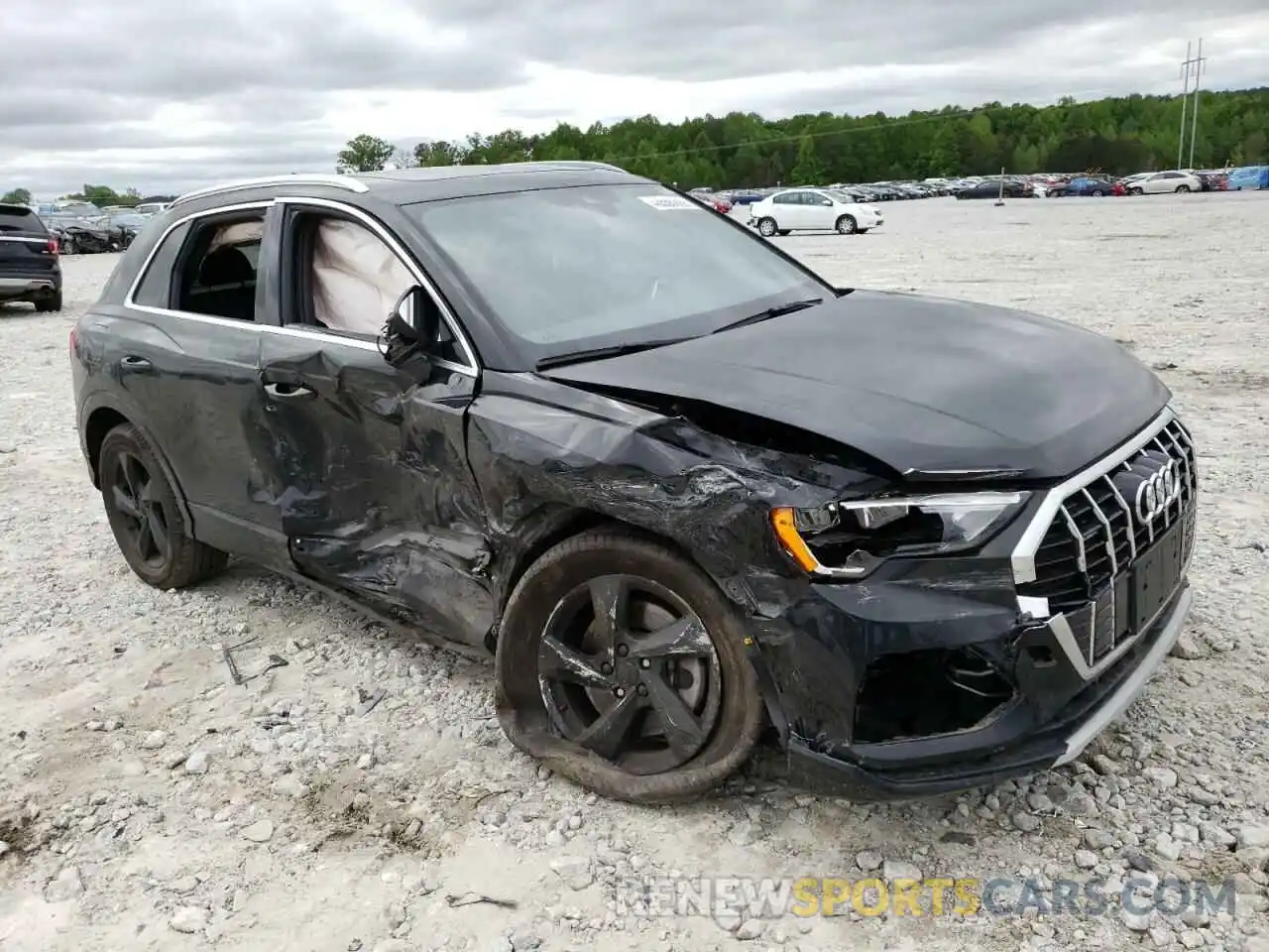 1 Photograph of a damaged car WA1AECF38K1075562 AUDI Q3 2019