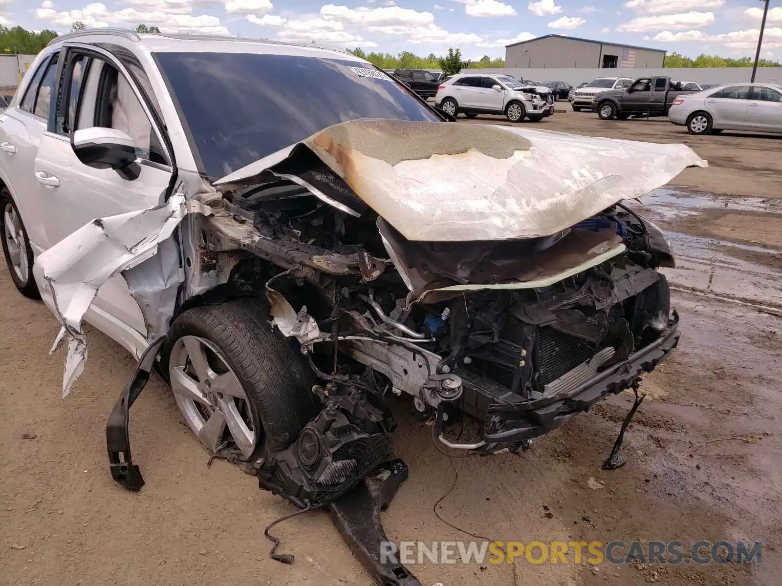 9 Photograph of a damaged car WA1AECF38K1077358 AUDI Q3 2019