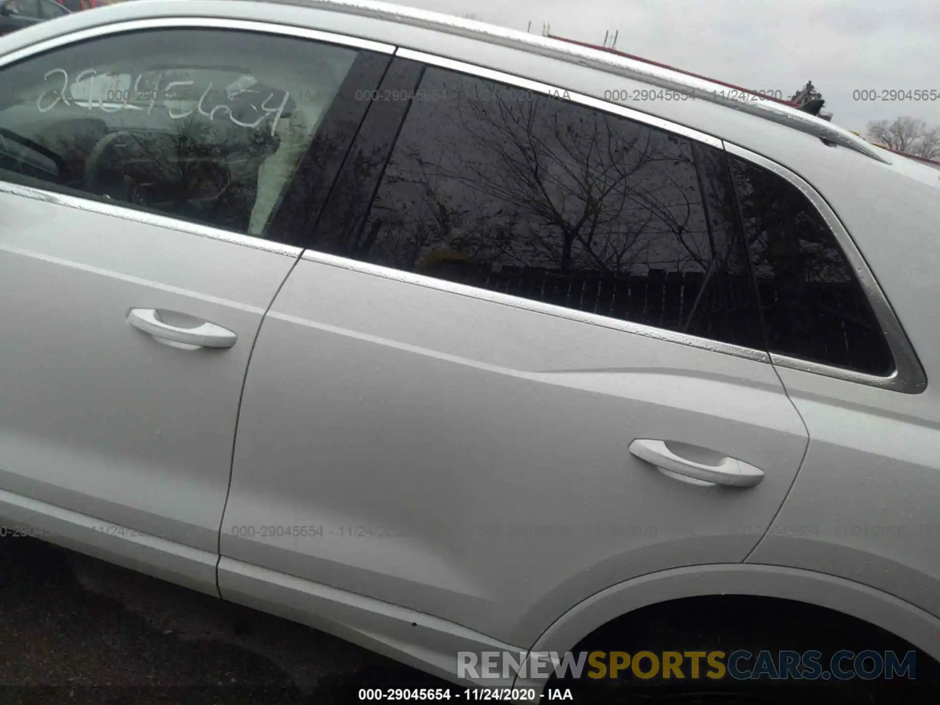 3 Photograph of a damaged car WA1AECF39K1076302 AUDI Q3 2019