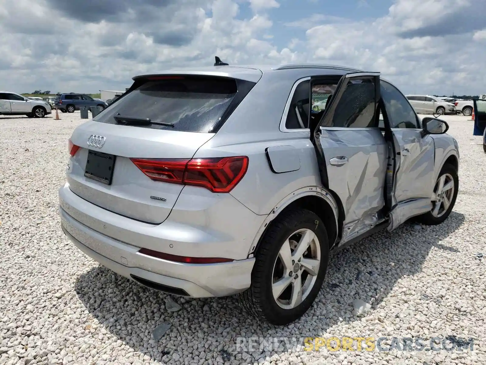 4 Фотография поврежденного автомобиля WA1AECF3XK1071769 AUDI Q3 2019