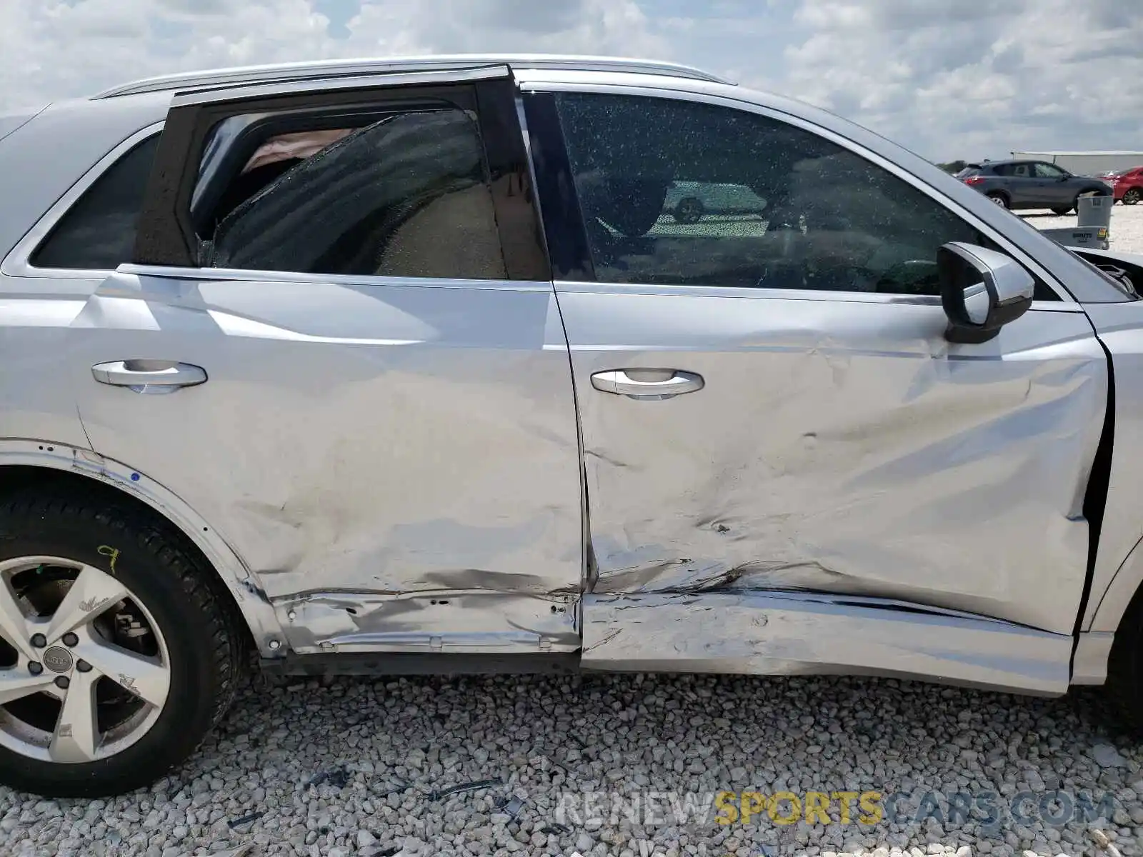 9 Photograph of a damaged car WA1AECF3XK1071769 AUDI Q3 2019