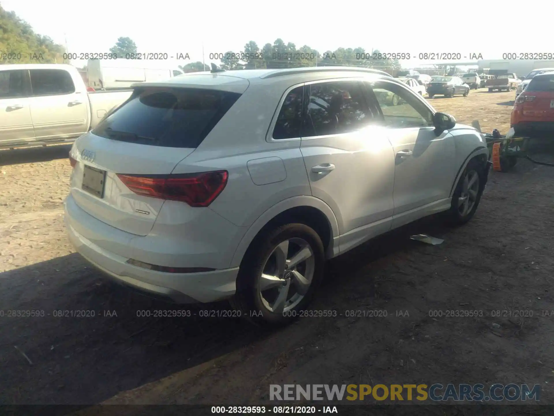 4 Фотография поврежденного автомобиля WA1AECF3XK1076891 AUDI Q3 2019