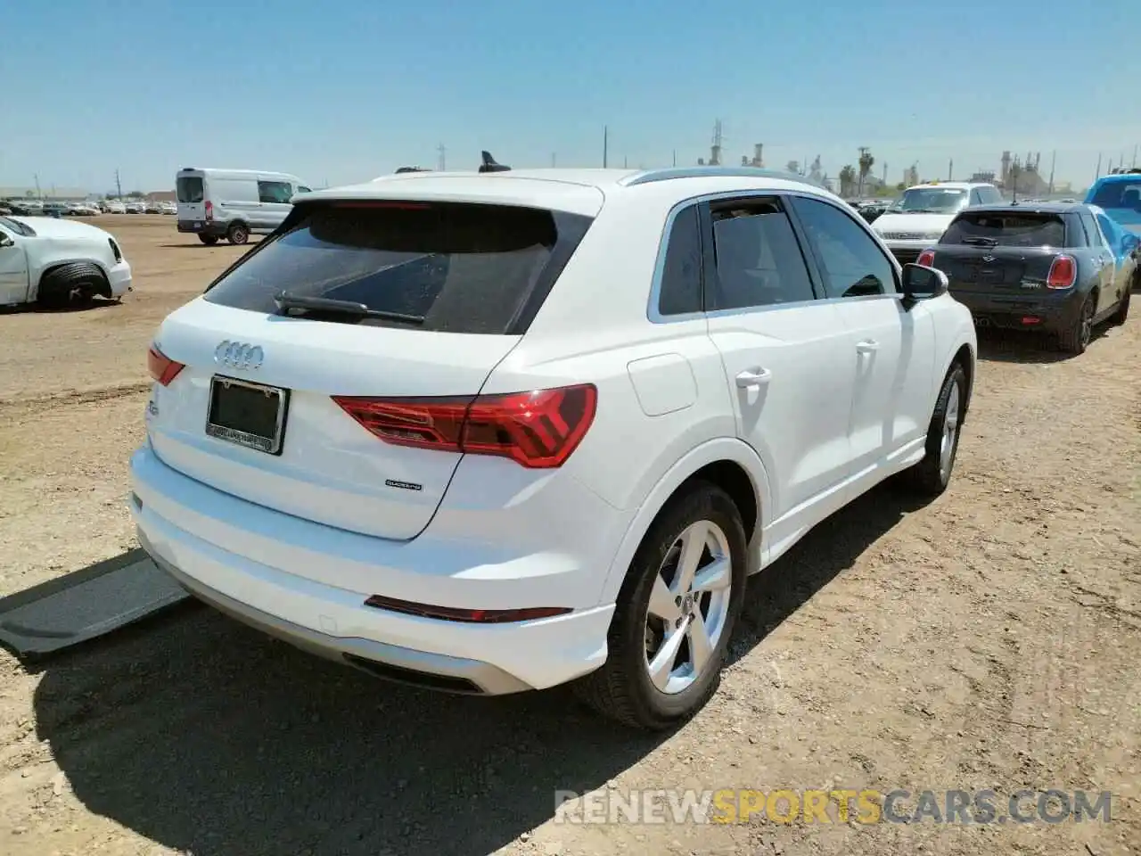 4 Фотография поврежденного автомобиля WA1AECF3XK1078334 AUDI Q3 2019