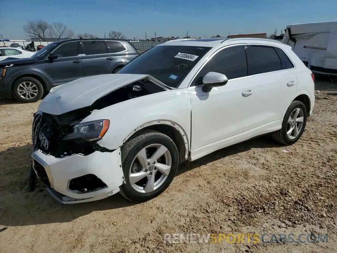 1 Photograph of a damaged car WA1AECF3XK1078768 AUDI Q3 2019