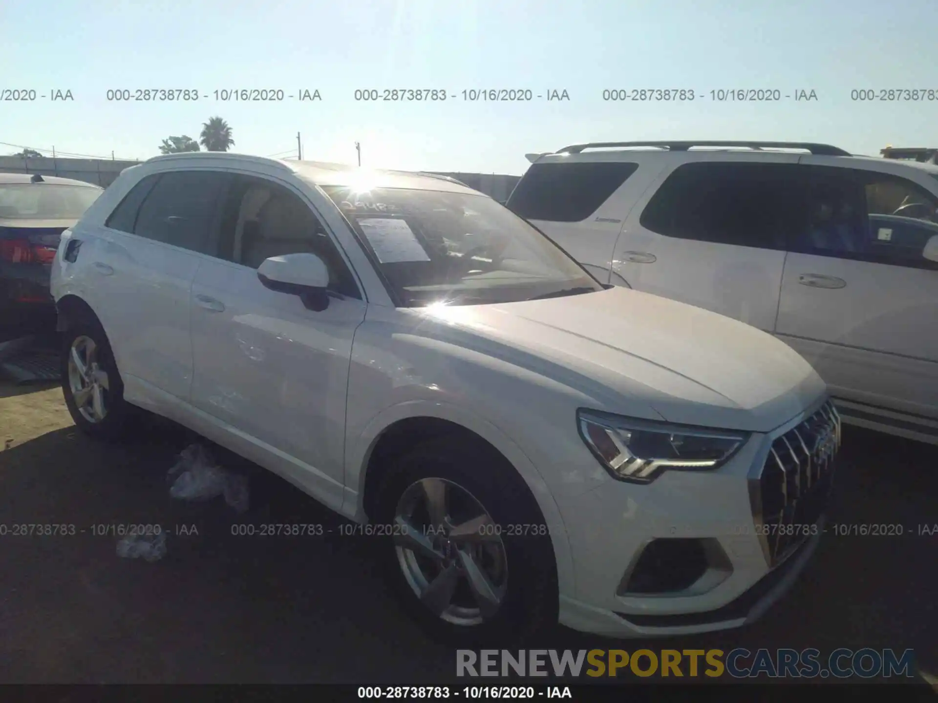 1 Photograph of a damaged car WA1BECF31K1067534 AUDI Q3 2019