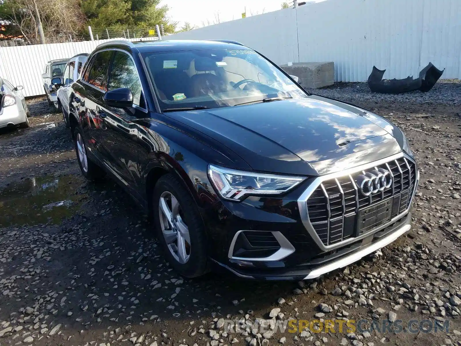 1 Photograph of a damaged car WA1BECF32K1070071 AUDI Q3 2019