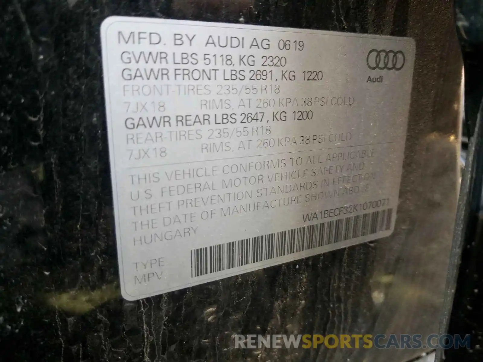 10 Photograph of a damaged car WA1BECF32K1070071 AUDI Q3 2019