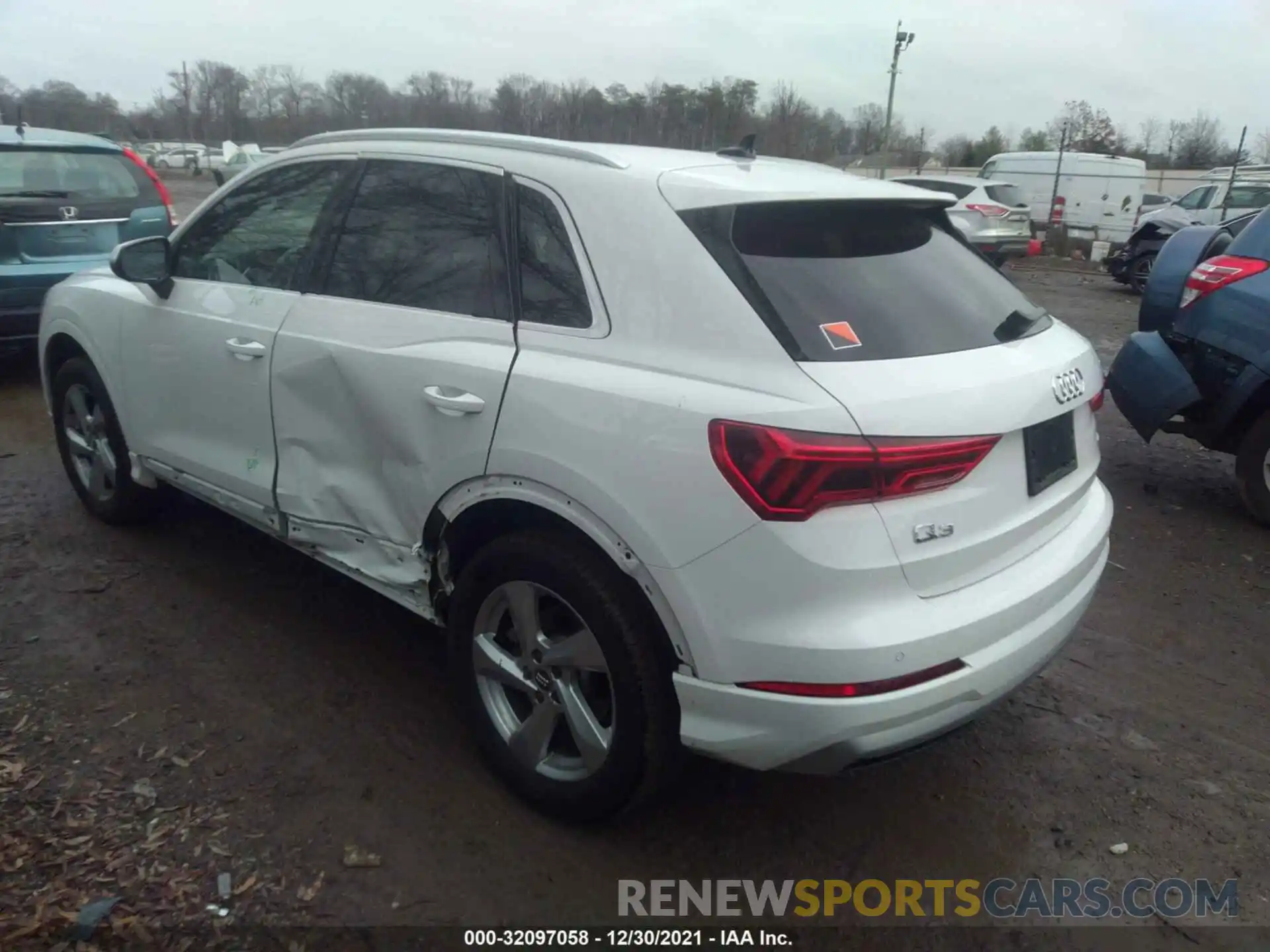 3 Фотография поврежденного автомобиля WA1BECF33K1067633 AUDI Q3 2019