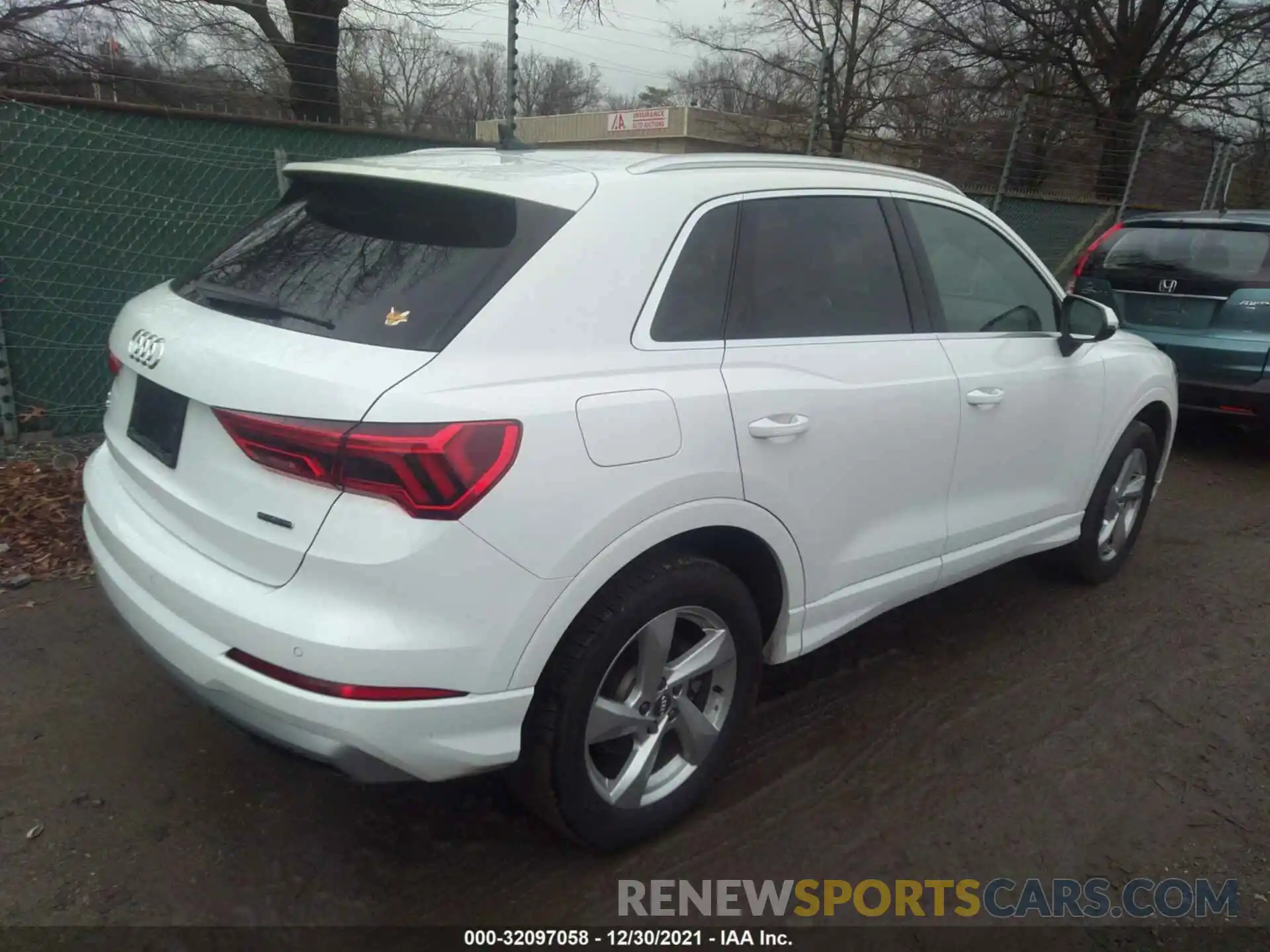 4 Photograph of a damaged car WA1BECF33K1067633 AUDI Q3 2019