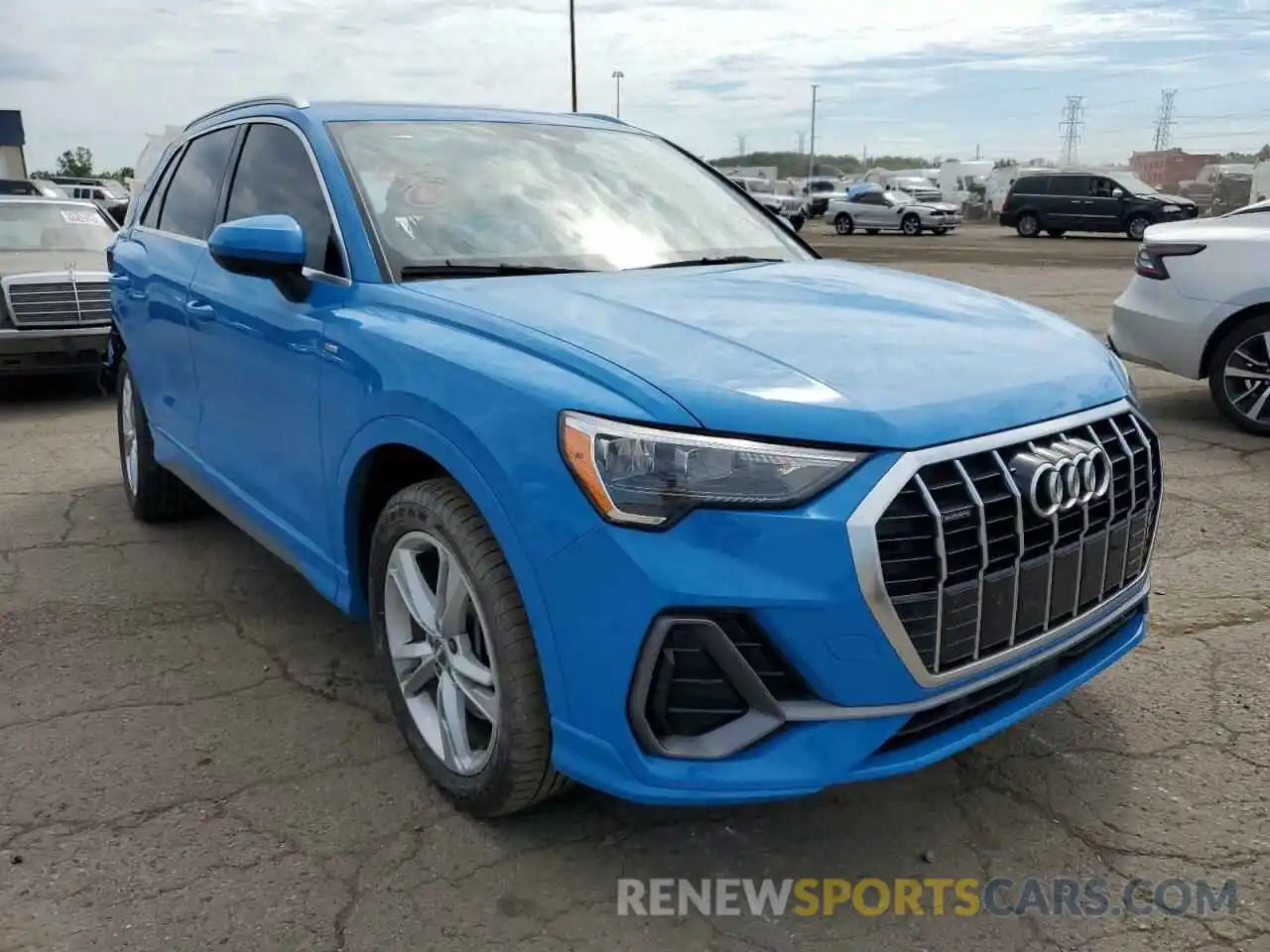 1 Photograph of a damaged car WA1DECF30K1085127 AUDI Q3 2019