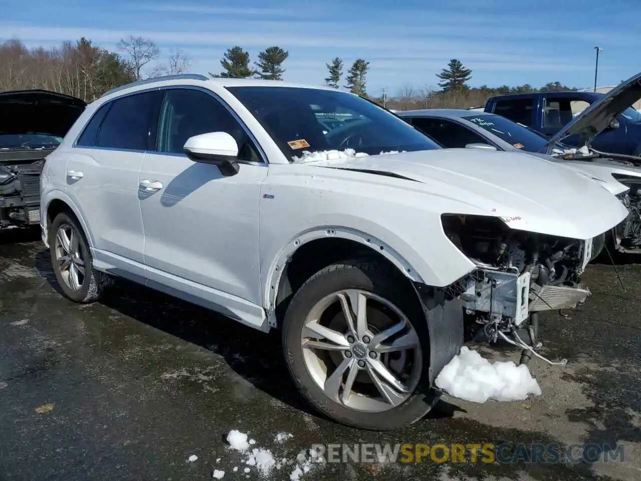 4 Photograph of a damaged car WA1DECF39K1085496 AUDI Q3 2019