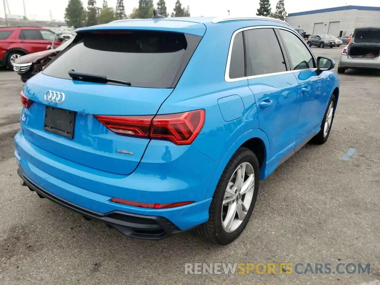 4 Фотография поврежденного автомобиля WA1EECF30K1072012 AUDI Q3 2019