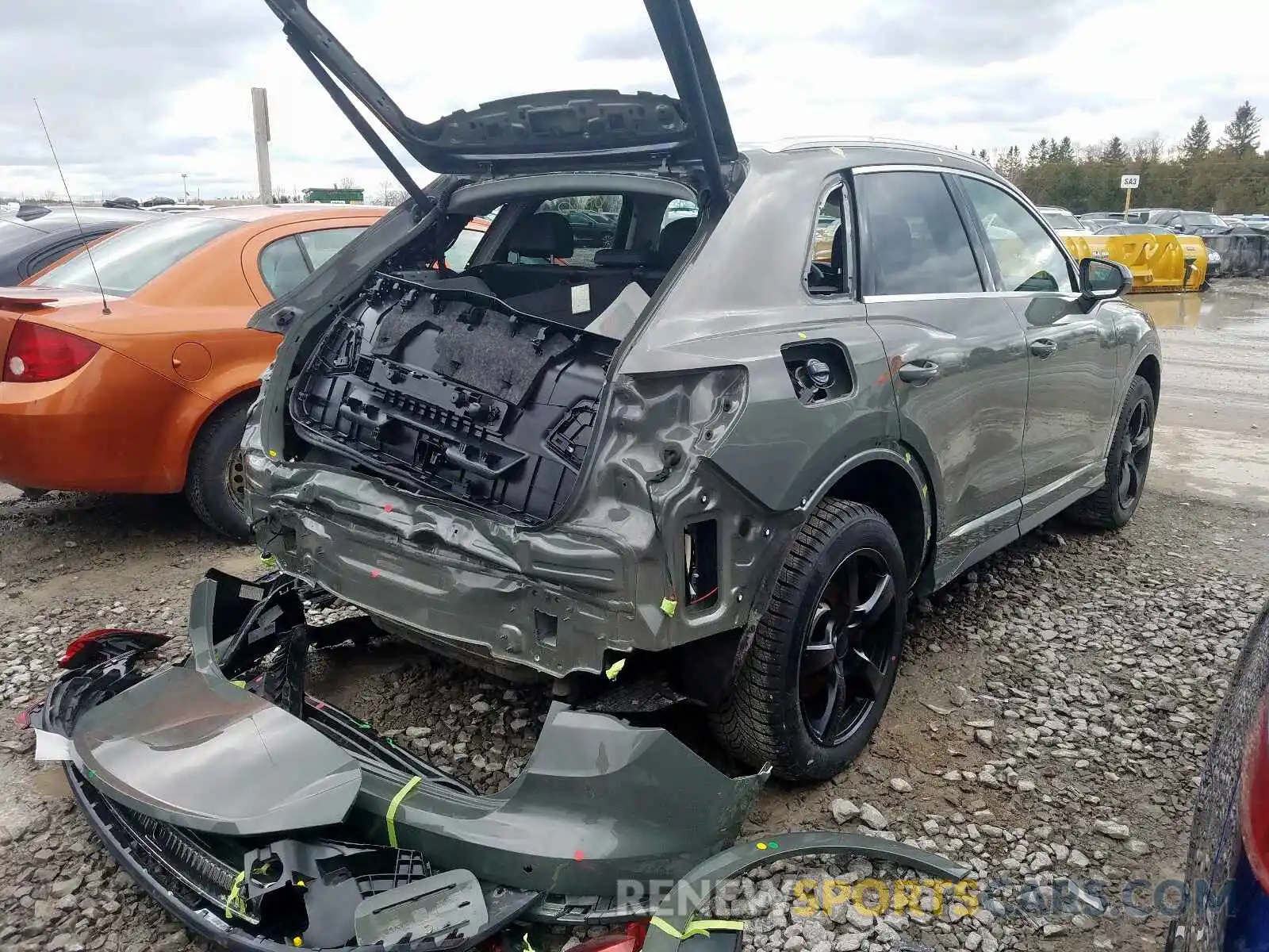 4 Фотография поврежденного автомобиля WA1EECF31K1063951 AUDI Q3 2019