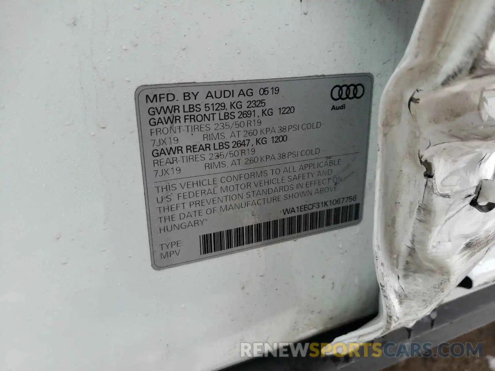 10 Photograph of a damaged car WA1EECF31K1067756 AUDI Q3 2019