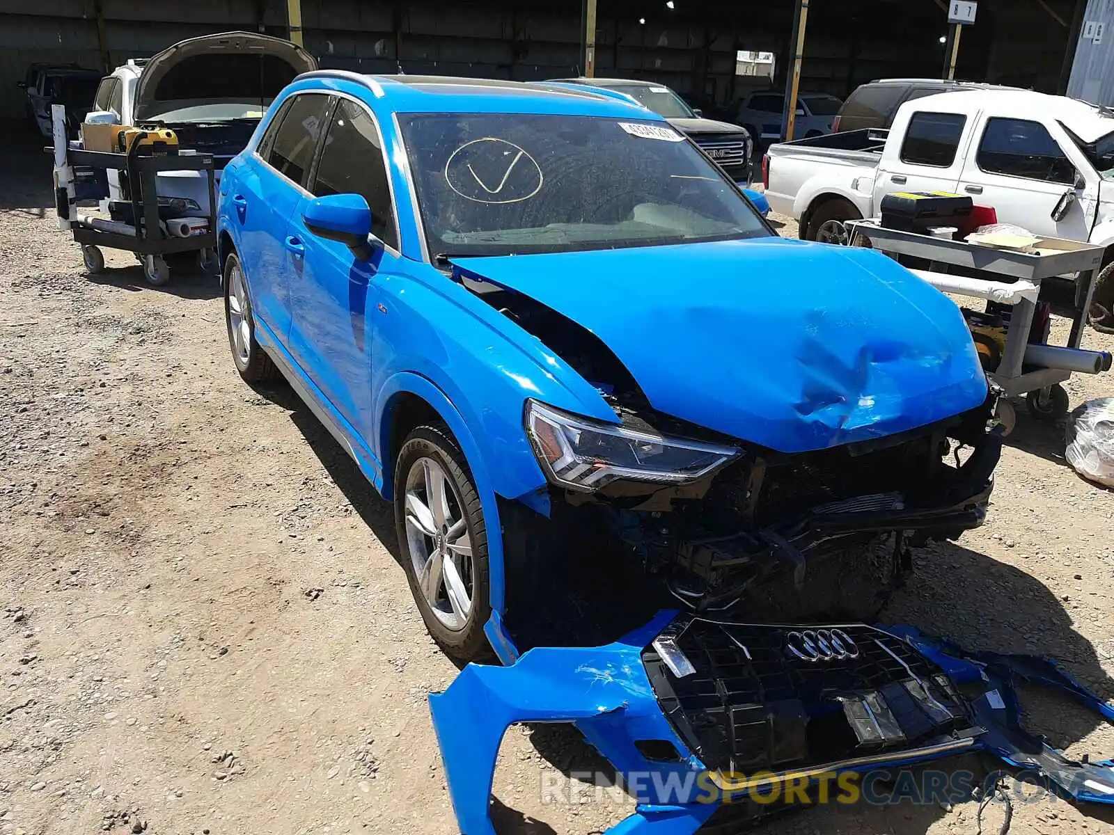 1 Photograph of a damaged car WA1EECF32K1064638 AUDI Q3 2019