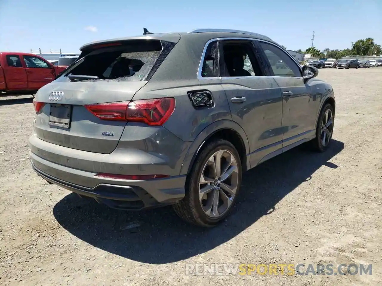 4 Фотография поврежденного автомобиля WA1EECF32K1064784 AUDI Q3 2019